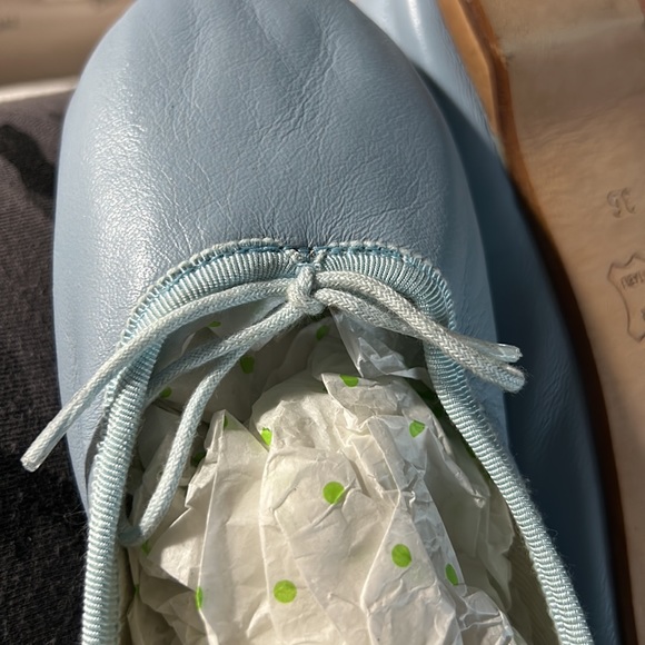 NEW in box 
Pietra slip-on dance shoes  size 36 (6)
Light blue Never worn - Picture 3 of 4